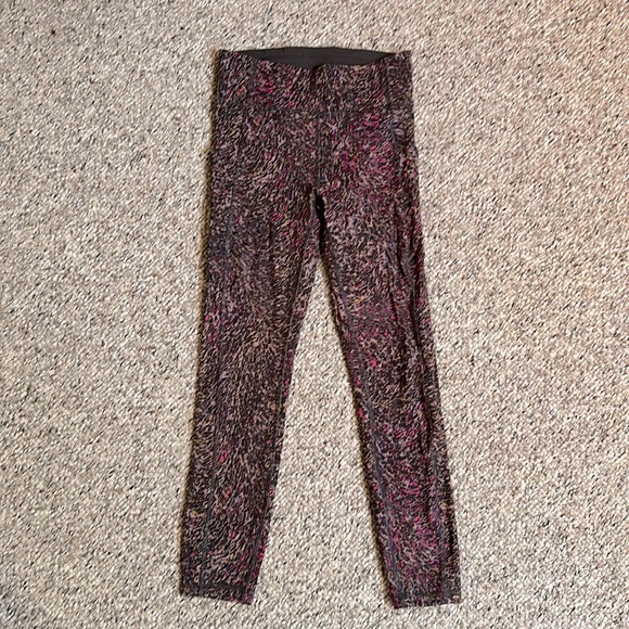 Lululemon leggings high rise with pockets - Picture 1 of 3